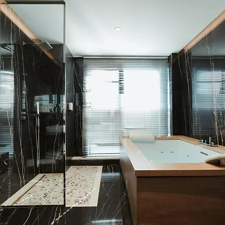 Marinaj & Hotel 4*