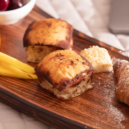 Marinaj & 4* ティラナ