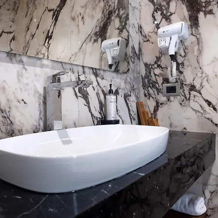 ホテル Marinaj & 4*