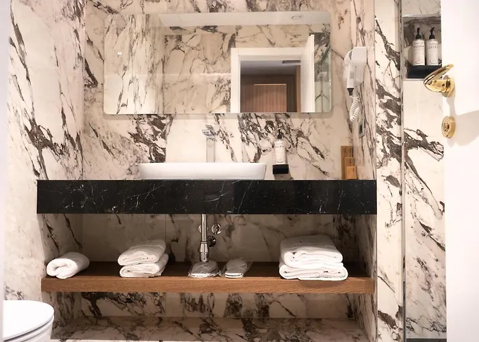 Marinaj & Hotel 4*