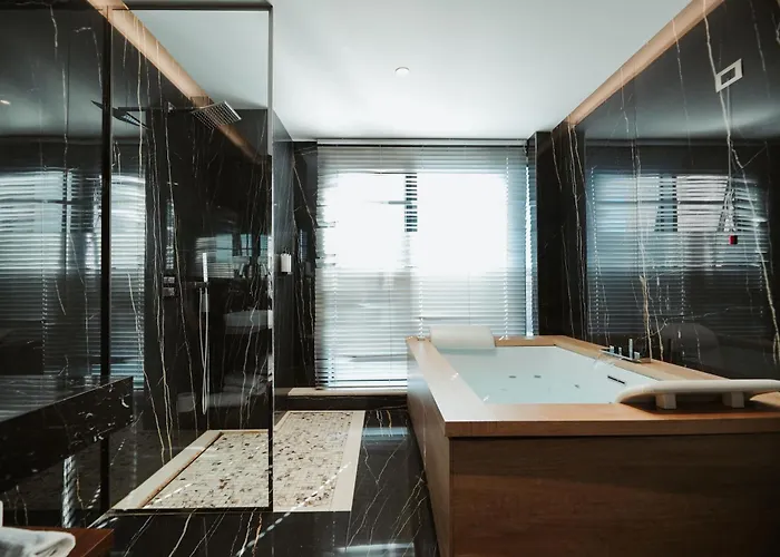 Marinaj & Hotel 4*