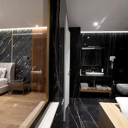Marinaj & 4* Тирана