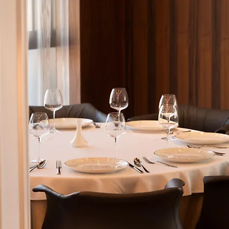 Marinaj & 4* Тирана