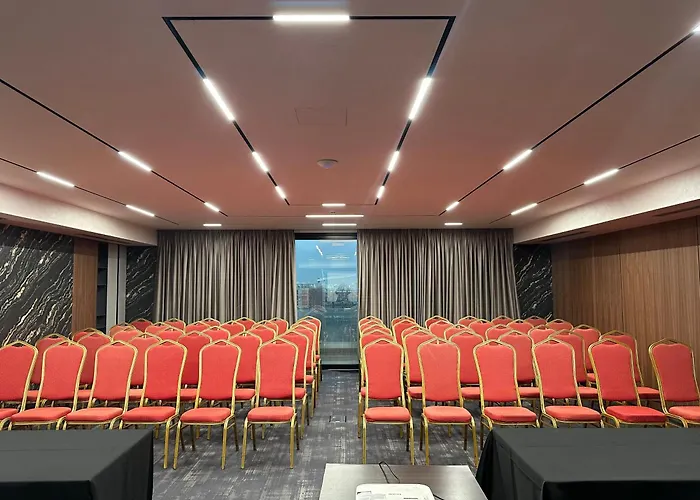 Marinaj & 4* 티라나