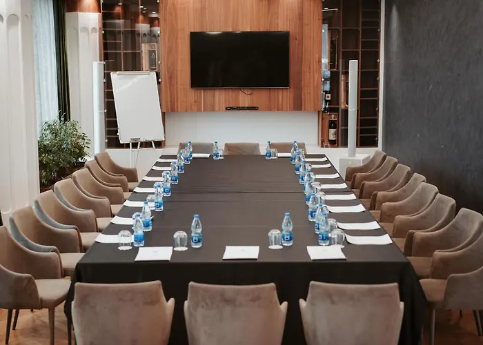 호텔 Marinaj & 티라나